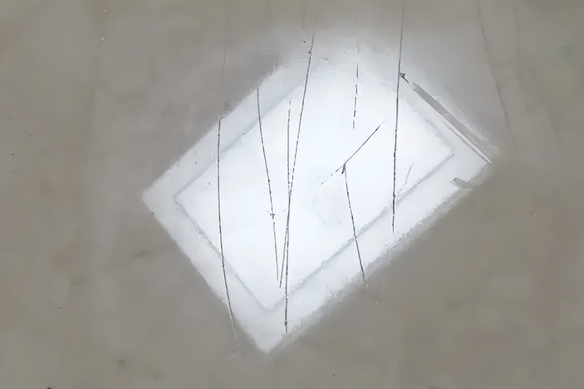 新房地砖一反光有好多划痕正常吗,新贴的瓷砖有划痕怎么办