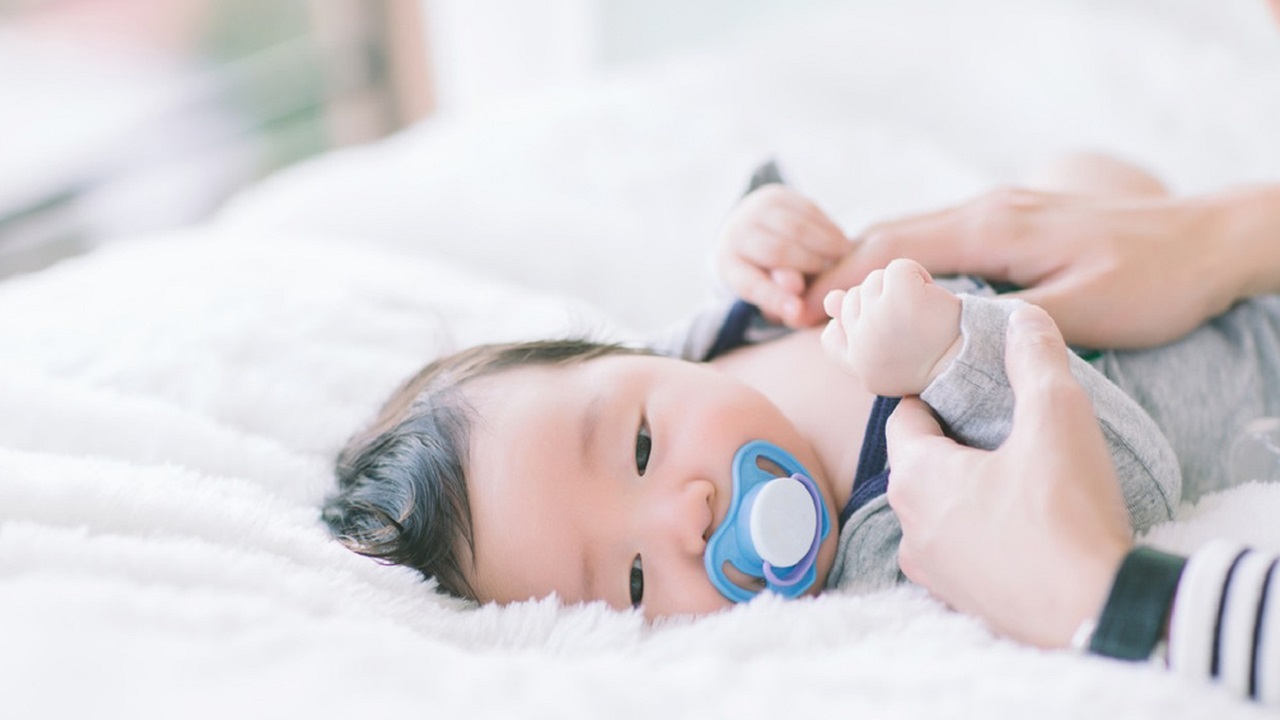 秋季宝宝呕吐腹泻发烧怎么回事,秋季腹泻反复发烧怎么办