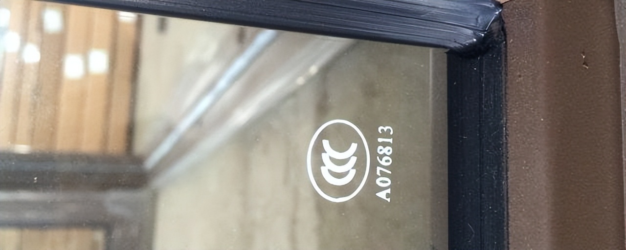 关于淋浴房的玻璃要怎么选，你知道多少？