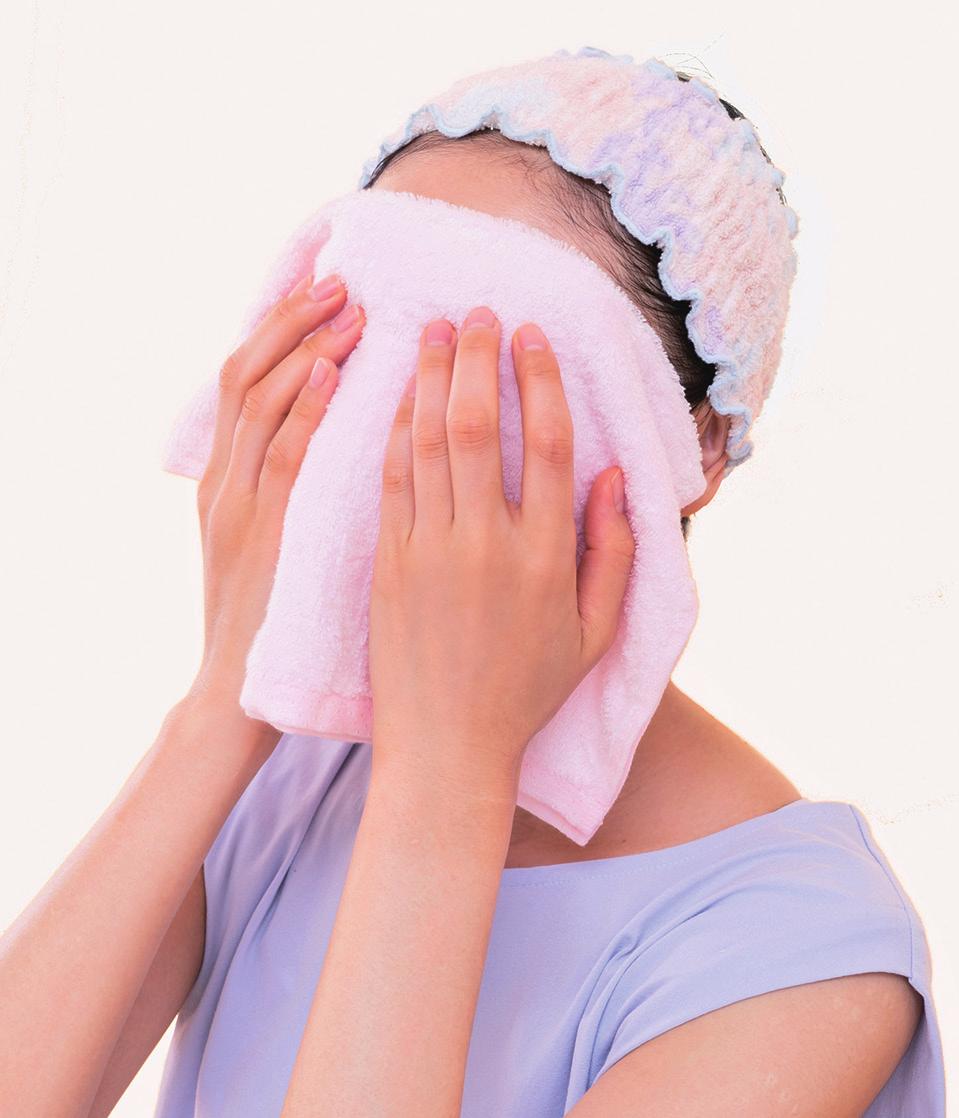 深层清洁脸部角质毛孔污垢,每天坚持热敷几分钟深层毛孔清洁