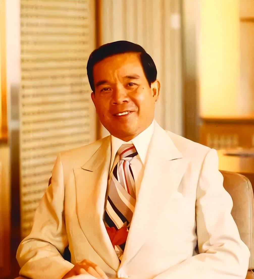 许家印第一代地产首富,许家印草根变富豪度过三次危机