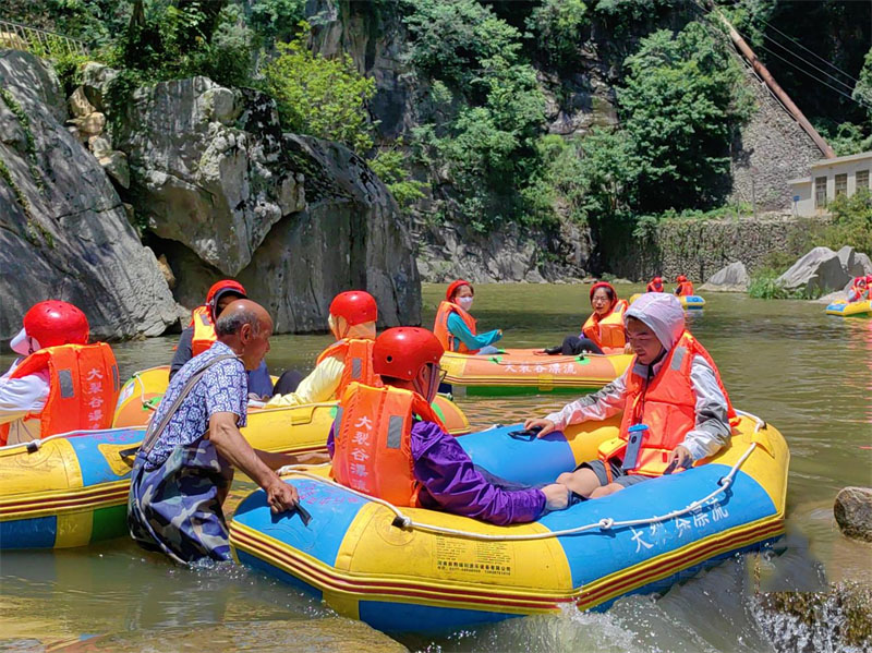 荆州市文旅局、旅行社协会一行到房县开展踩线活动