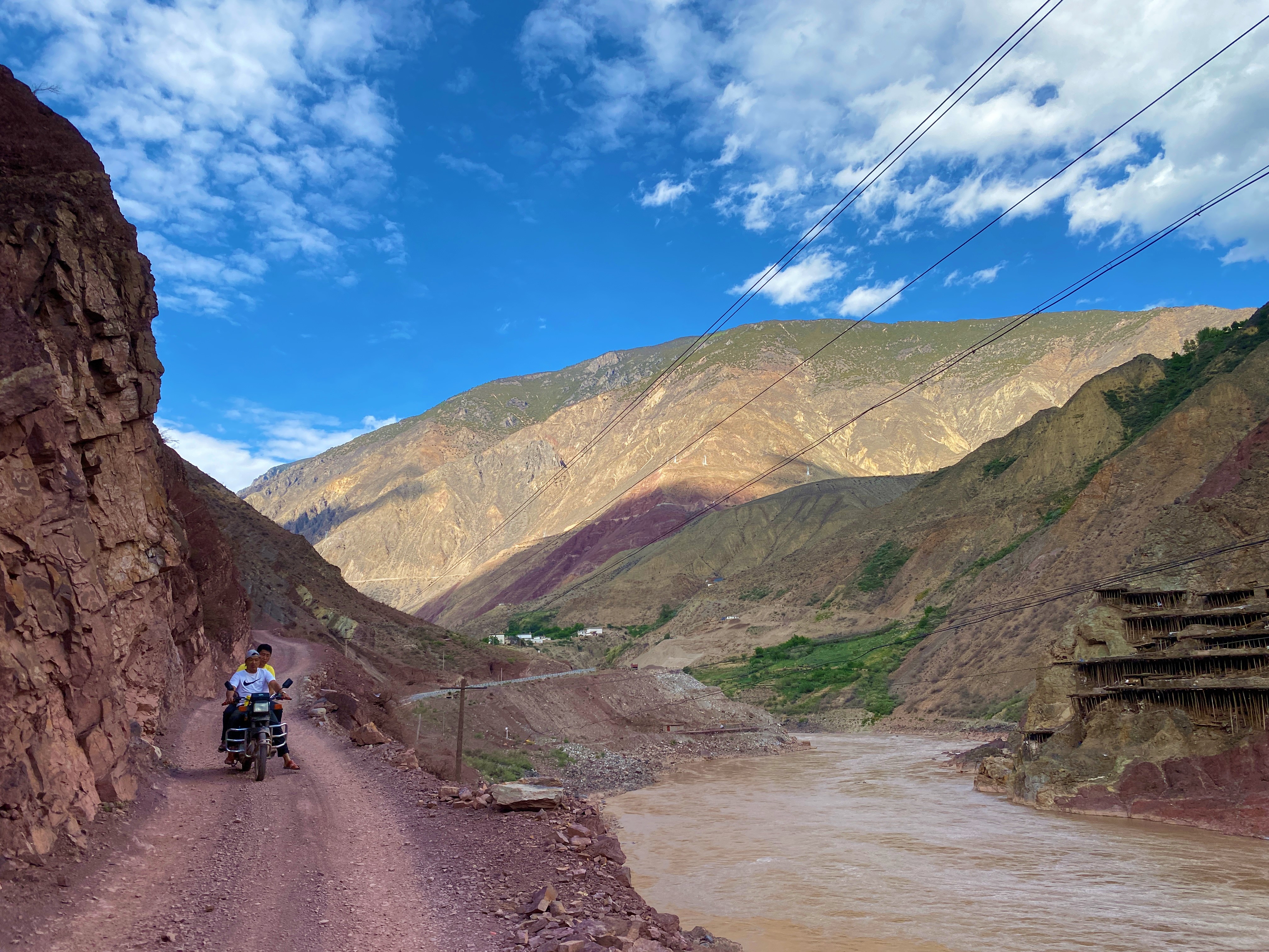 结伴自驾游费用怎样分配,结伴自驾游需考虑哪些费用