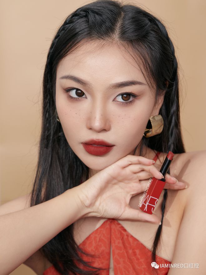 nars持色雾感细管唇膏101试色,nars细管哑光唇膏133真实试色