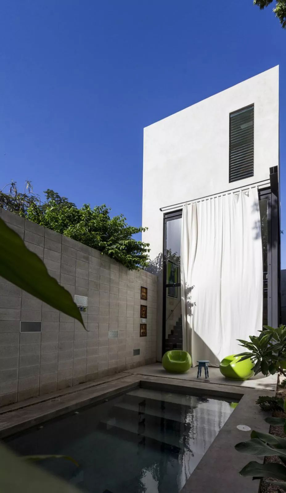 下沉式庭院算庭院吗,下沉式庭院和地上庭院叠石结合