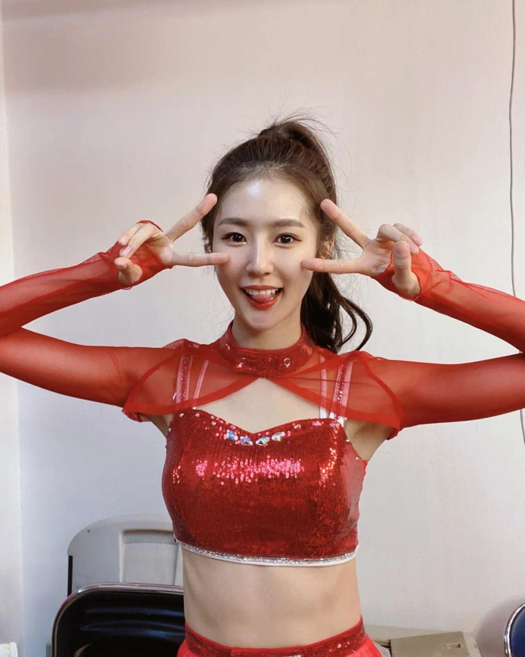 世界杯中韩国啦啦队,世界杯韩国四个啦啦队长