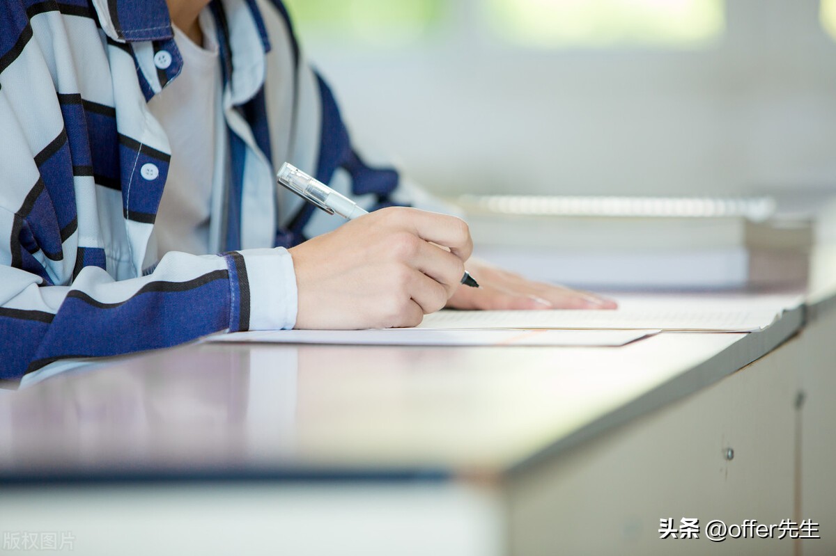 面试时应该怎样做好自我介绍,面试时如何恰当的做好自我介绍