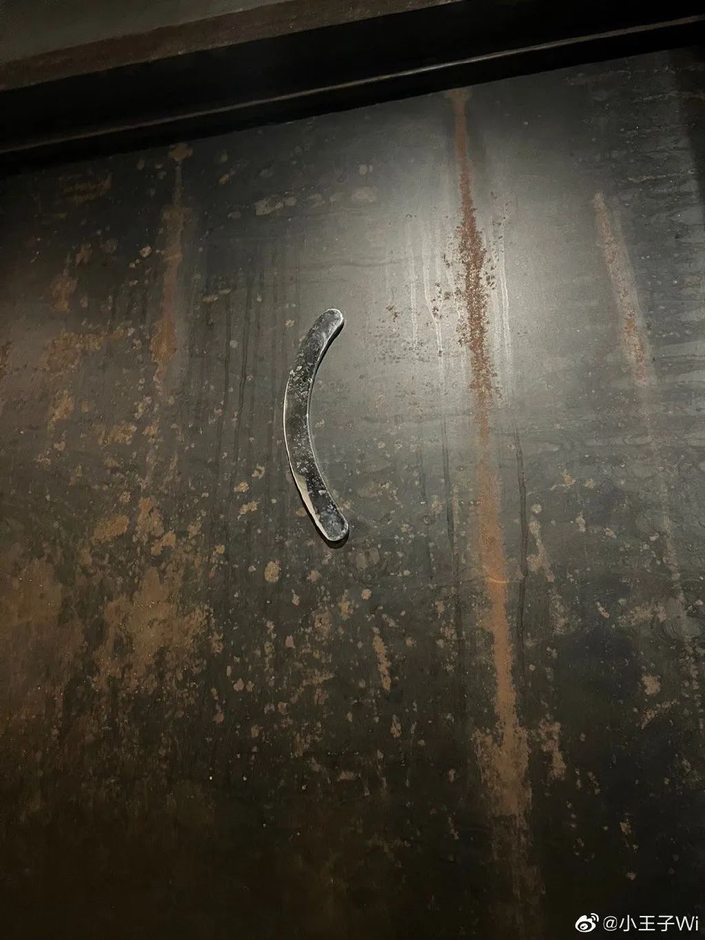 奇葩厕所图标设计,这个厕所标志很有创意