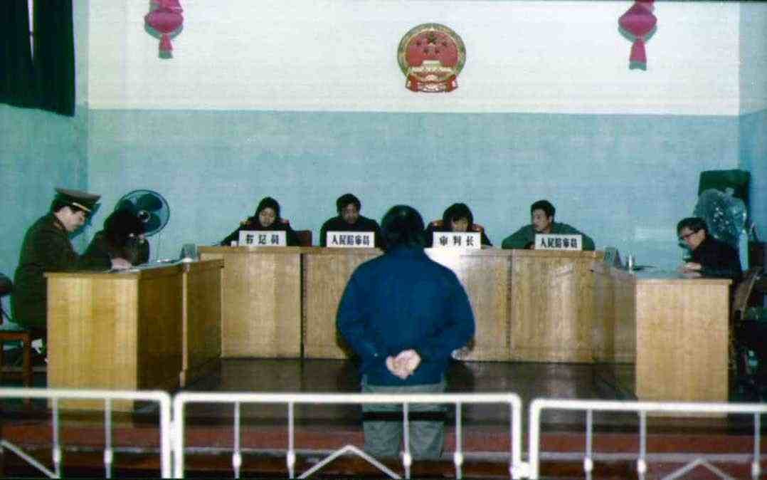 28年前，农妇意外捡到34克钻石，27万卖给国企，为何遭法院传唤？