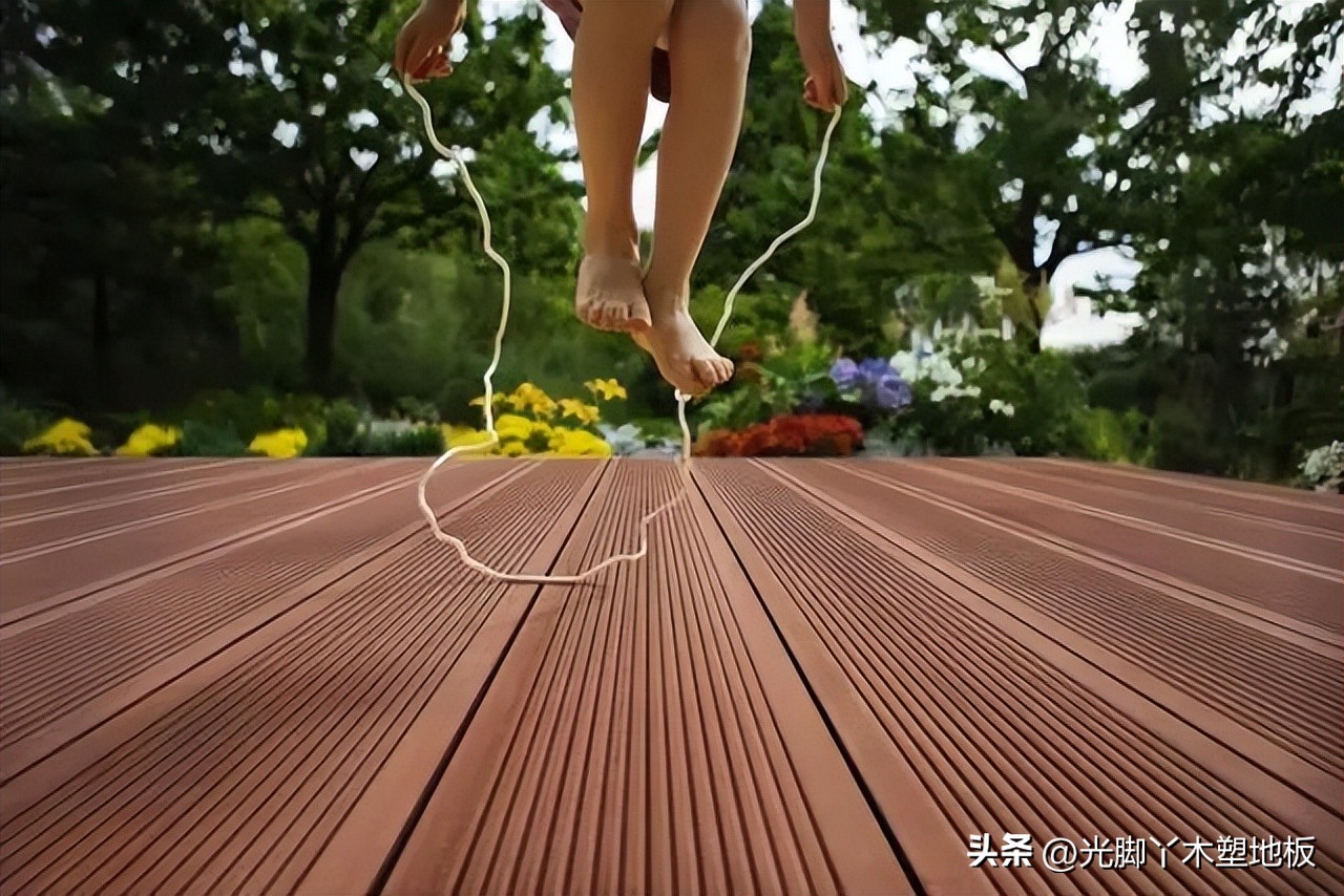 塑木地板贵还是实木贵,塑木地板的材质环保吗