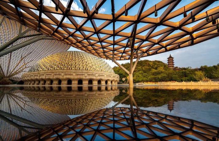 首个被撤销的直辖市南京，如今是重要的科教中心之一，已成功逆袭