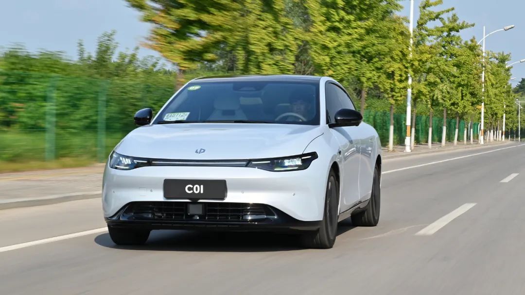 15万的零跑c01值不值得入手,降价后的零跑c01值得买么