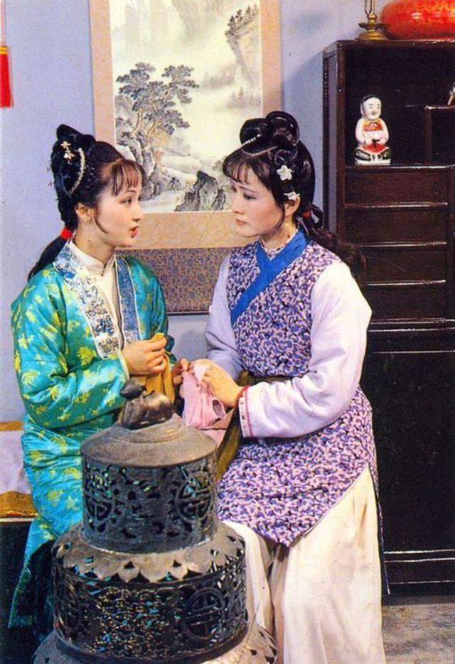 比高领毛衣取暖花样多，马克龙更应引入红楼梦、琅琊榜等古装剧