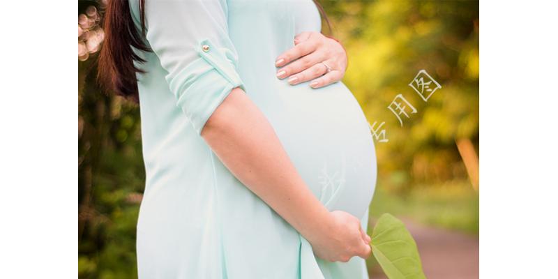 4岁女孩肚子疼被爸爸抱进急救室,12岁女孩肚子疼妈妈带去医院检查