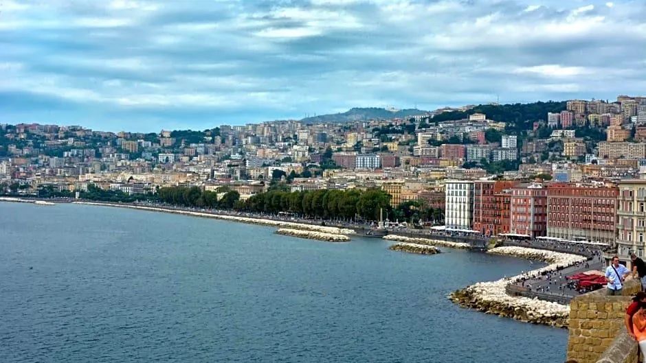 这座边陲小城才叫足球圣城99%人不知道的风景