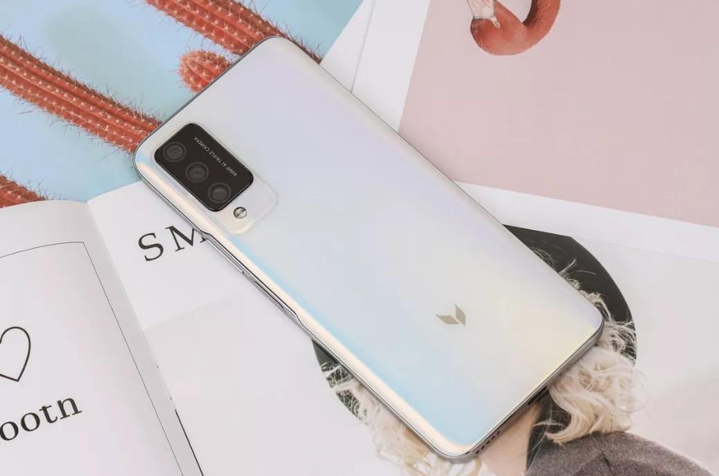 华为手机别乱买这4款,华为手机几款不建议入手的机型