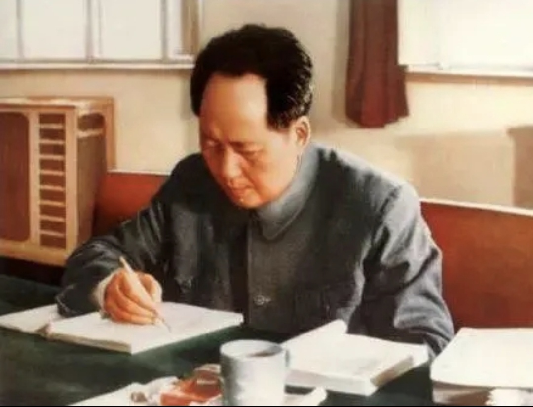 *德朱**位列十大元帅之首，授衔编号却是004号，那001号是谁？