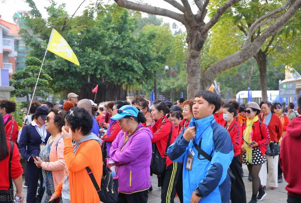 大量欧美人涌入中国旅游,美国游客前来中国旅游