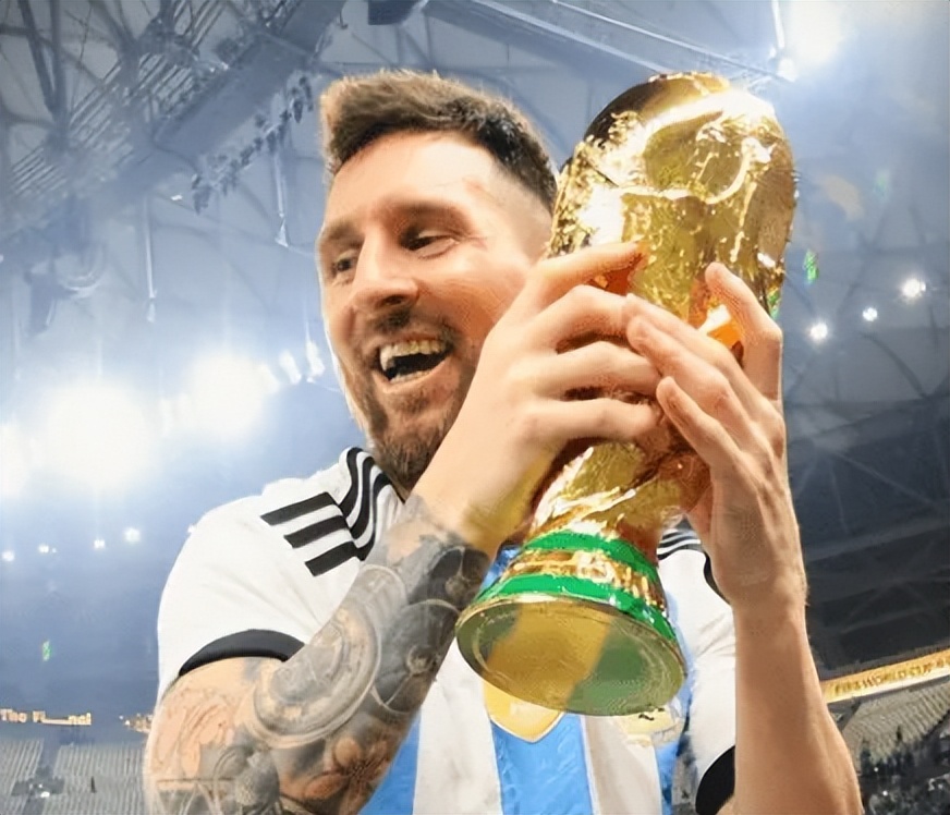 为什么称梅西为球王而不是c罗,为什么梅西球迷天天讨论c罗