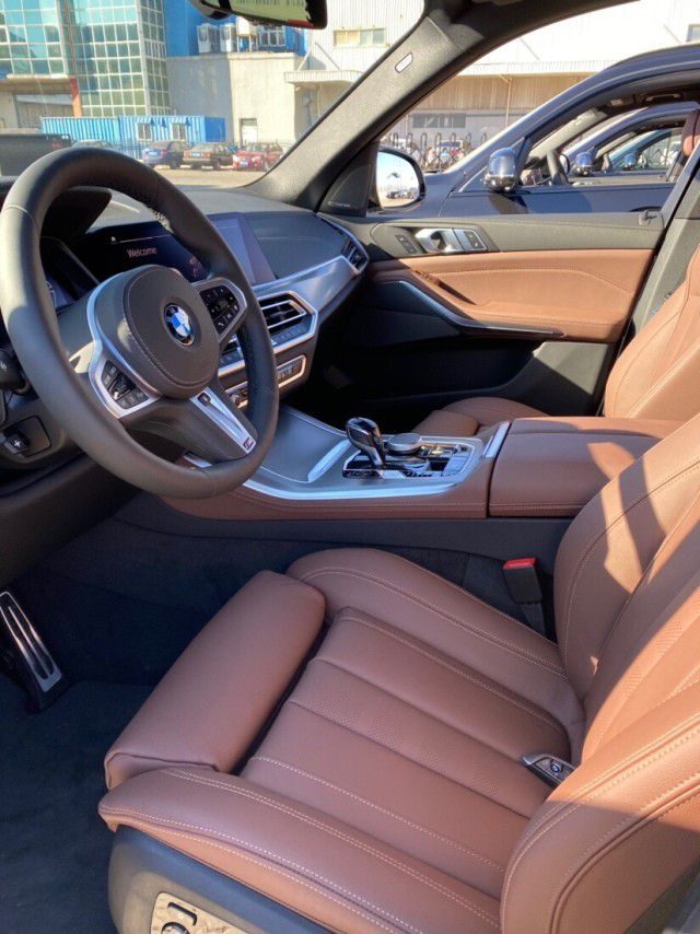 2018款宝马x5现车外观霸气饱满,最新款宝马x5炫酷十足外形