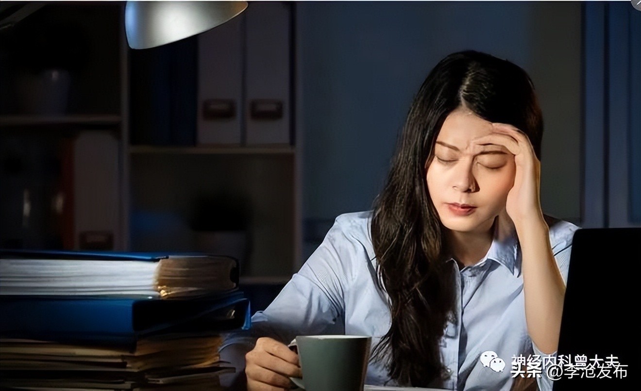 早上起口干口苦口臭是什么问题,晨起口臭或与6种疾病有关