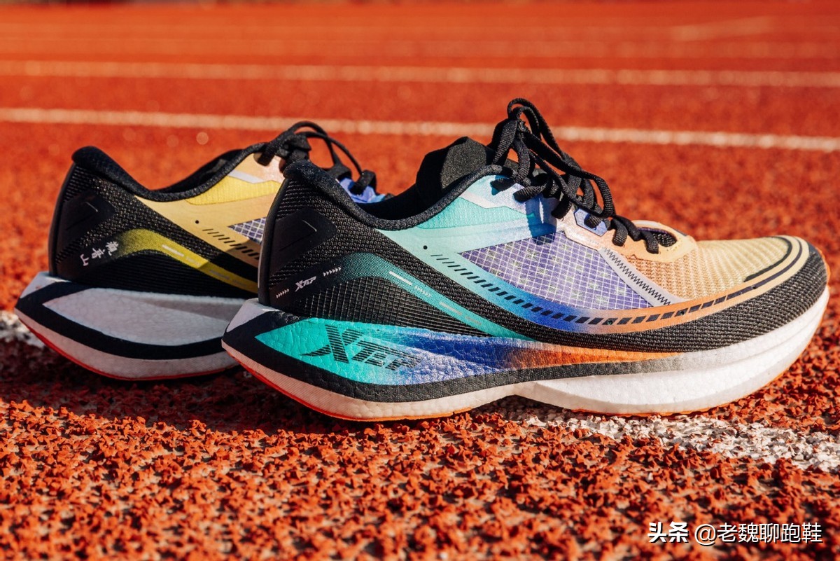 所有品牌性价比超高的跑鞋,十大公认最强跑鞋日常穿搭也能用