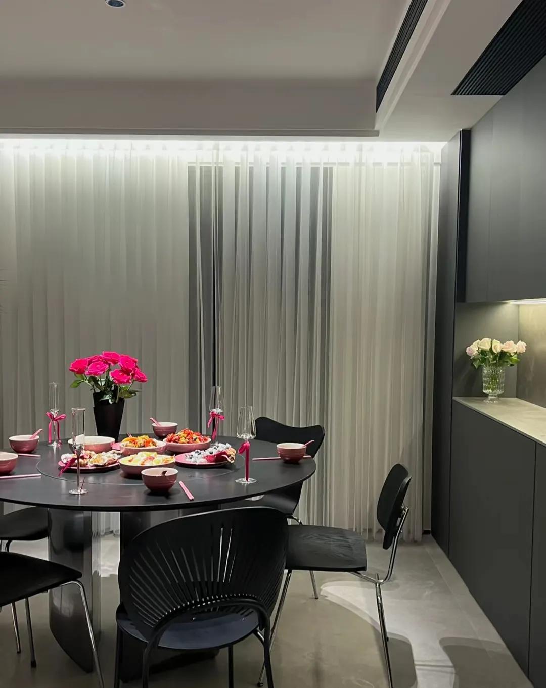 美女晒自家的豪宅装修,安徽女生的房间装修