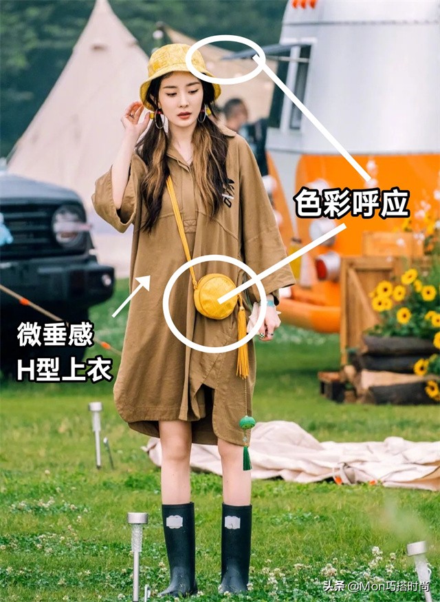 女生把小白鞋丢垃圾桶里,女生把小白鞋丢了