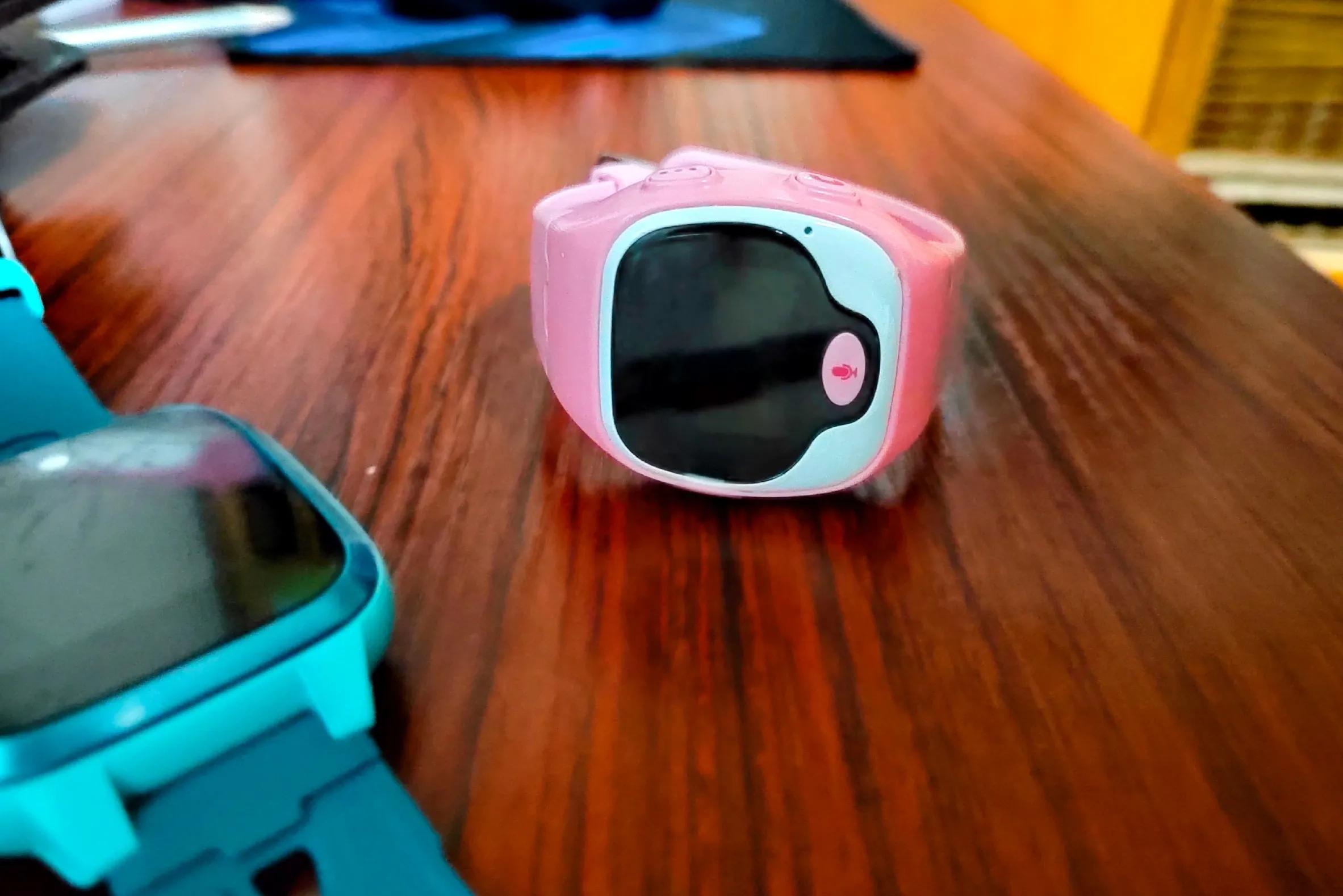 儿童电话手表电话卡怎么拆出来,儿童手表电话卡怎么拆