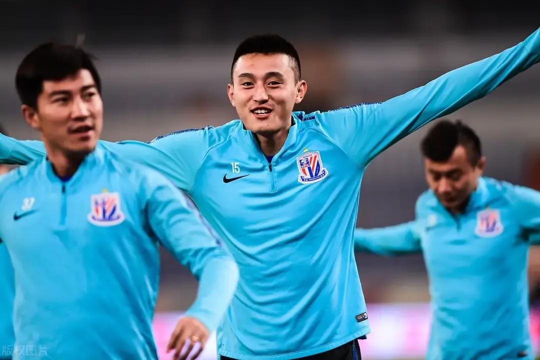 哪些足球运动员犯错,中国足球低级失误