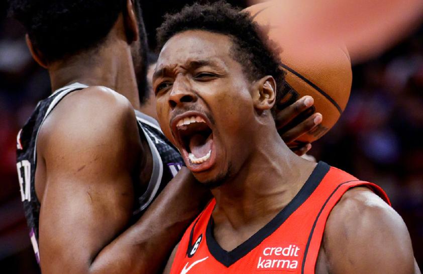 火箭三大绝杀之格林,火箭杰拉德格林被吹犯规