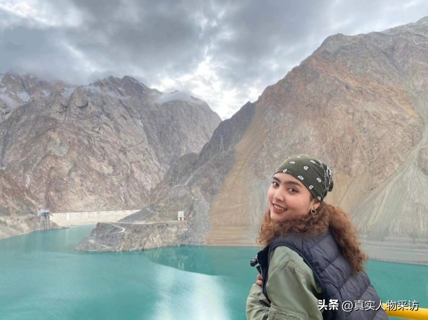 “社牛”*疆新**姑娘,一天导游费800-1000元,她怎么做到的?