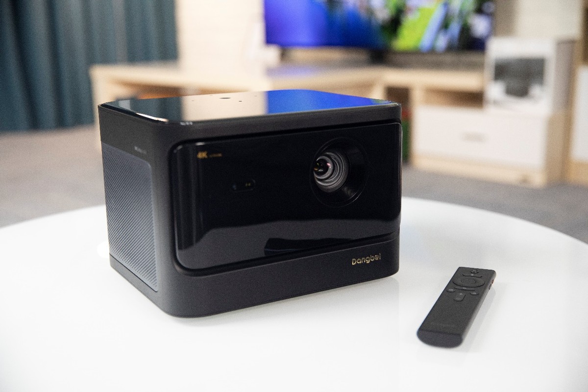 投影仪看足球比赛,投影仪看球赛