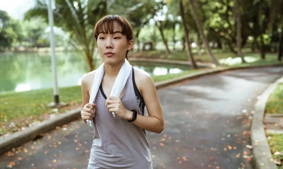 电解质水热销是智商税还是真管用,火遍全网的电解质水是不是智商税