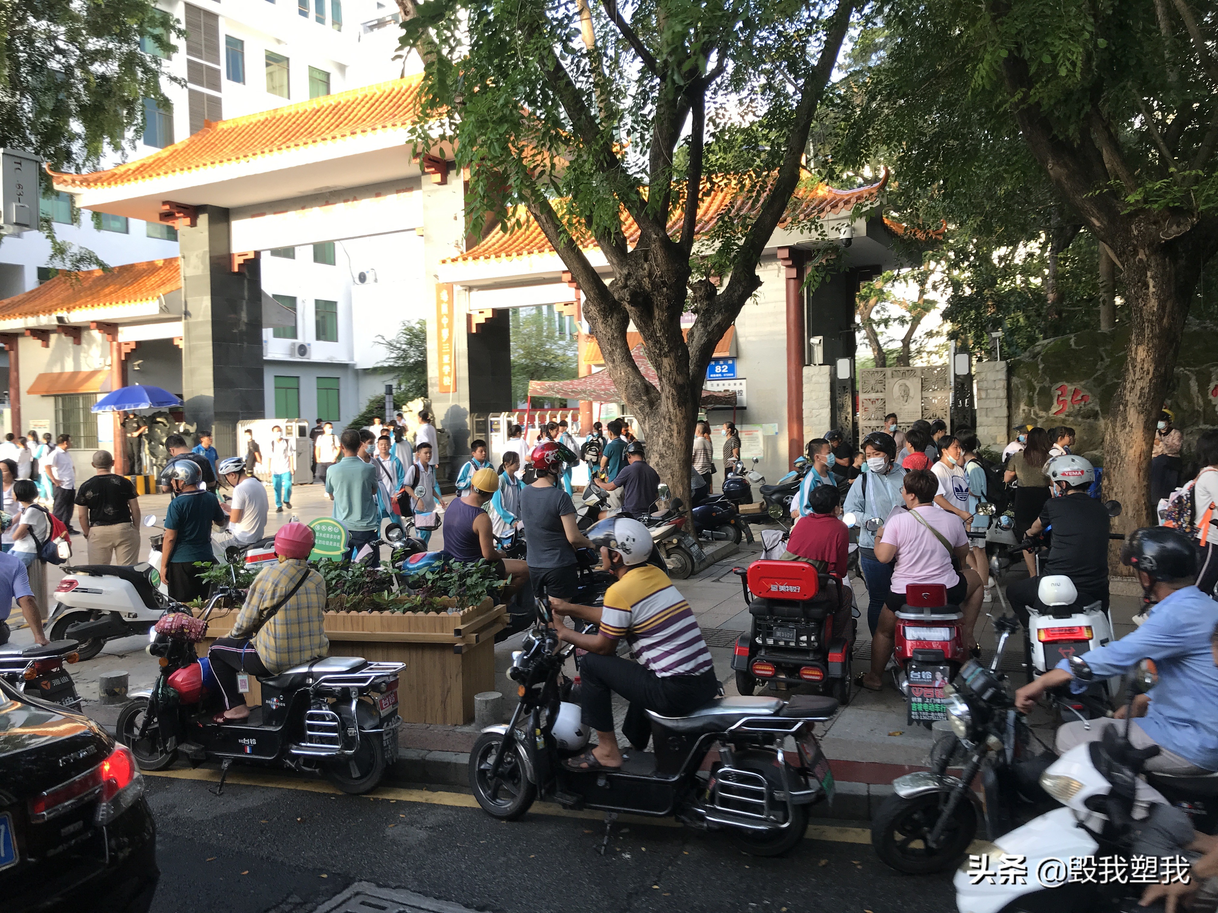 海南三亚街头真实视频,三亚街边小视频