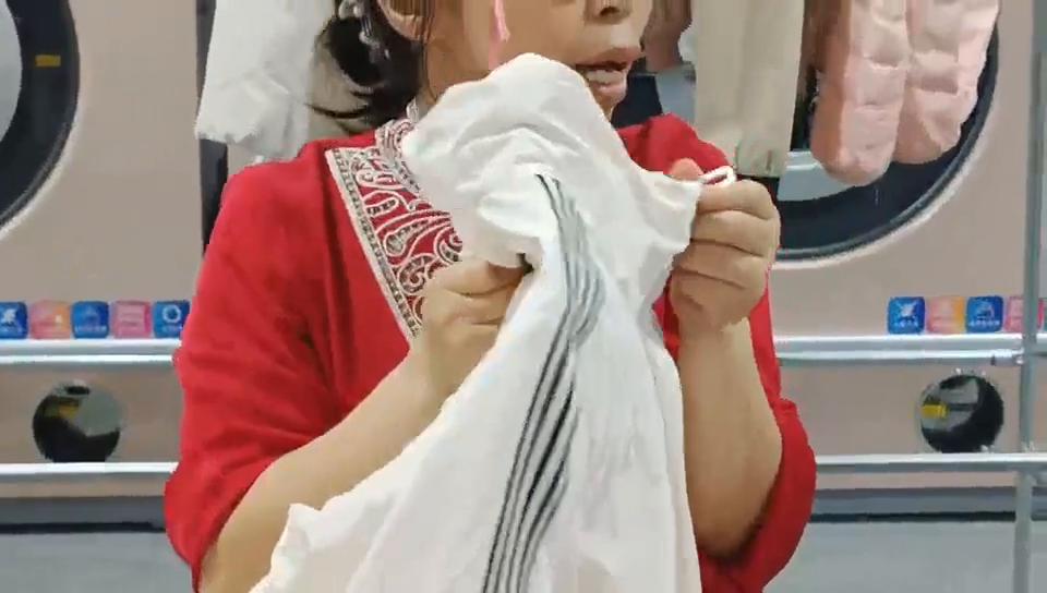 免搓洗洗衣服的方法,免洗白衣服清洗