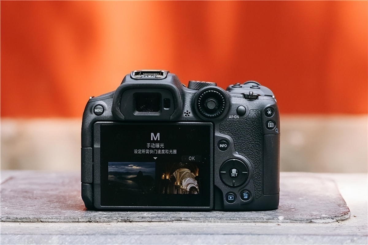 毕业季怎样拍出更美的自己?交给这三款青春专微准没错