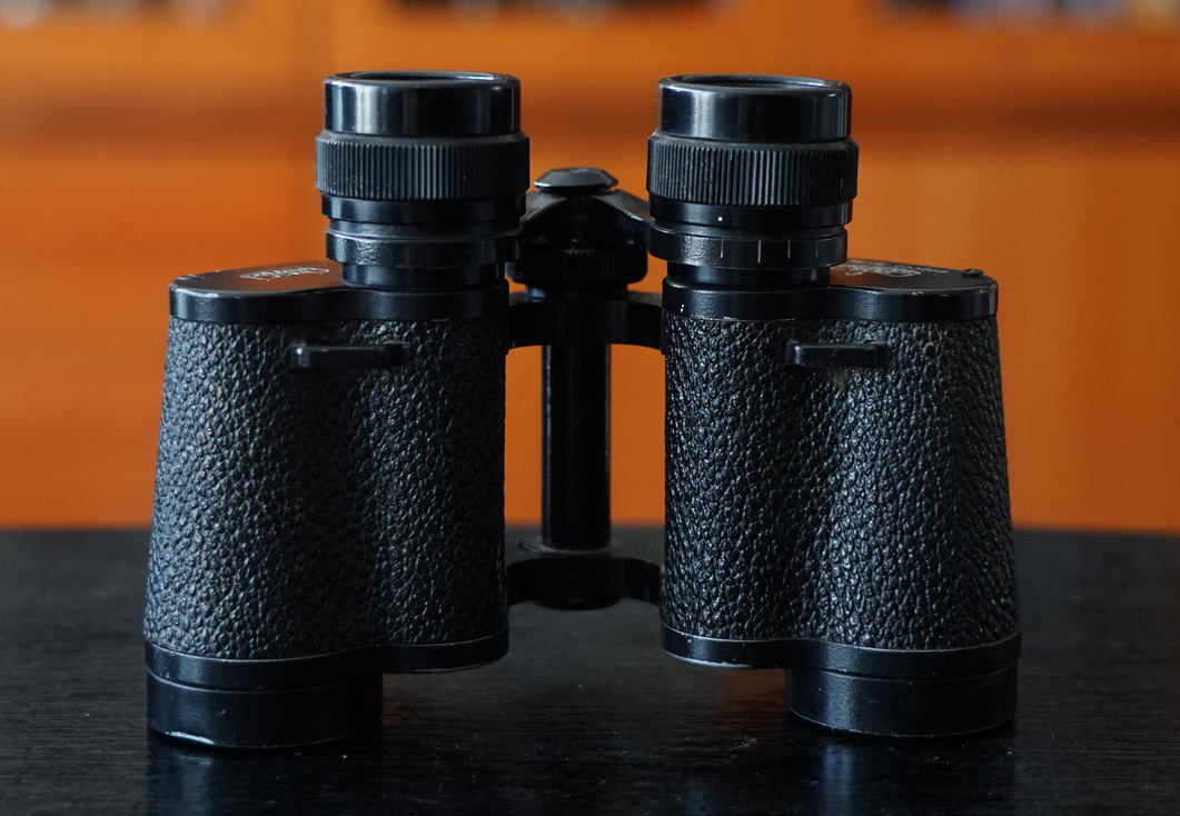 战争时期的老式军用望远镜,战争年代的18倍望远镜