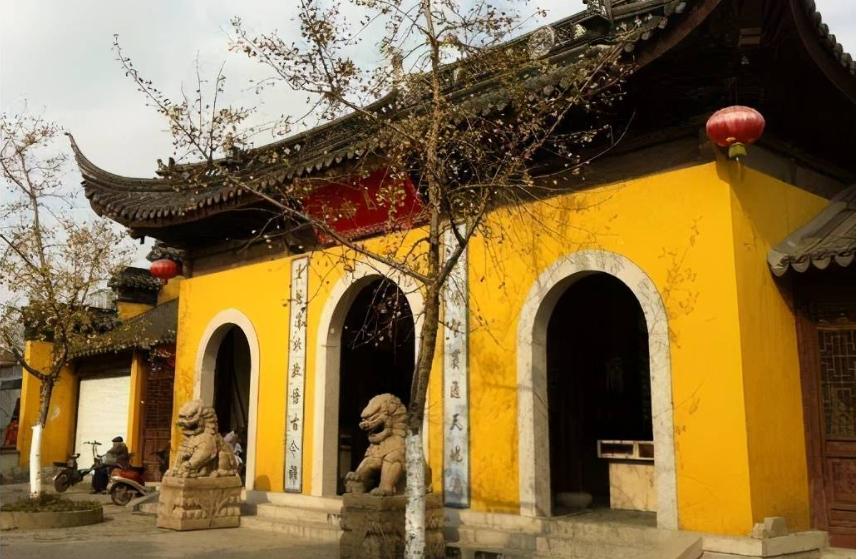 女子向微信300人借钱,河南一女孩发朋友圈借钱