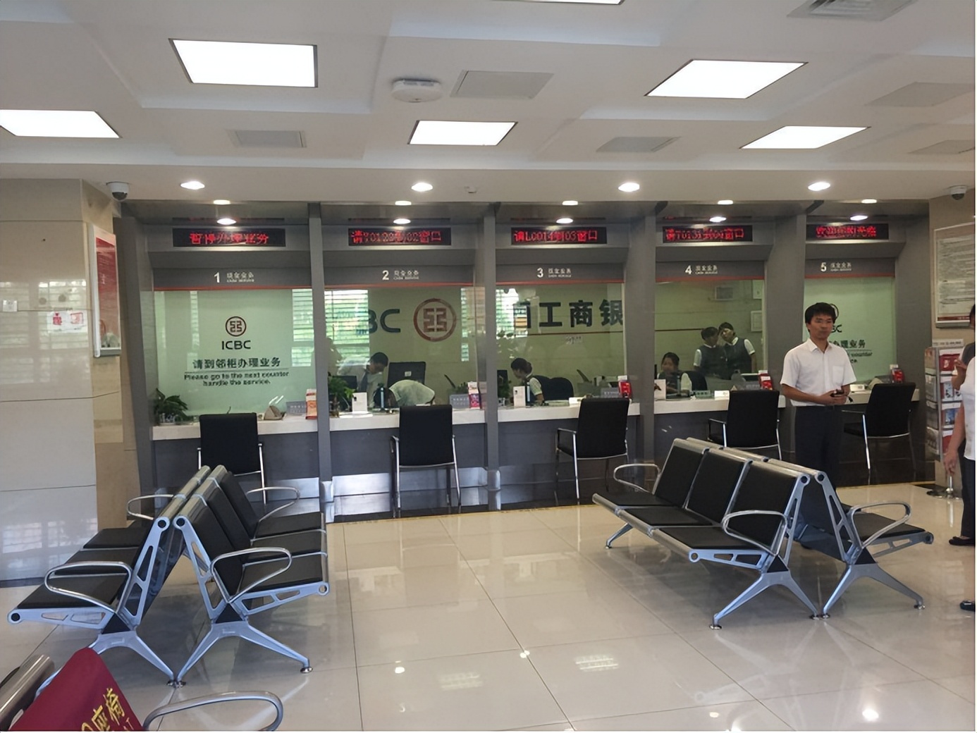 吃利息月入1000要存多少钱,月入利息3000需要存多少本金