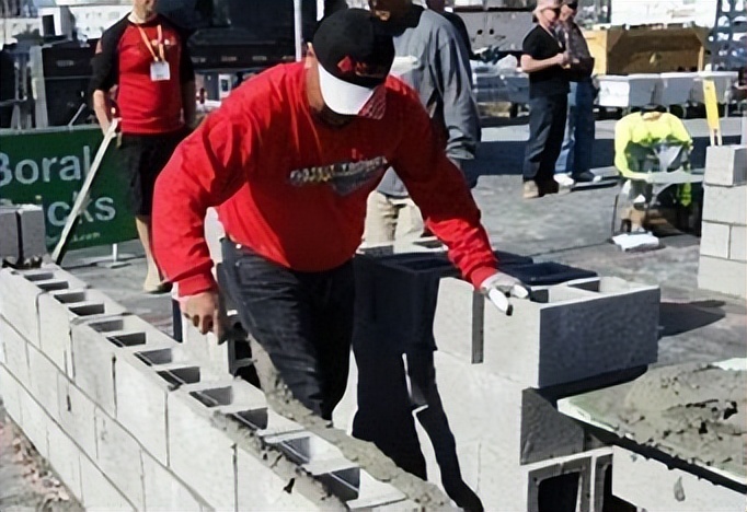 美国工资水平与中国工资对比,美国人的平均收入是多少人民币