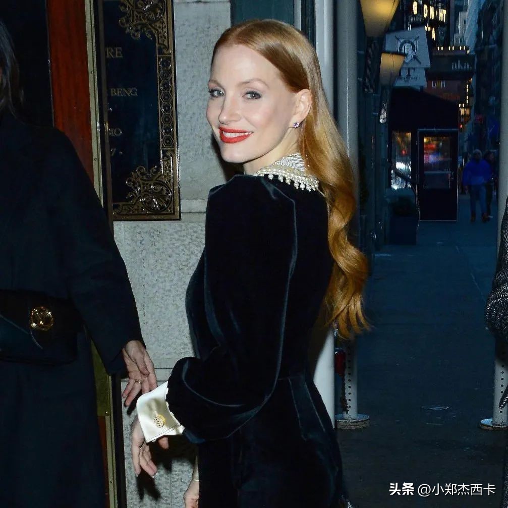 王菲谢霆锋甜蜜牵手最中肯的评价,网曝王菲谢霆锋高调合体现身