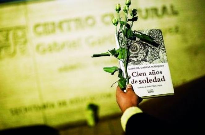一个被“不伦之恋”诅咒的家族，《百年孤独》道尽人类荒诞的欲望
