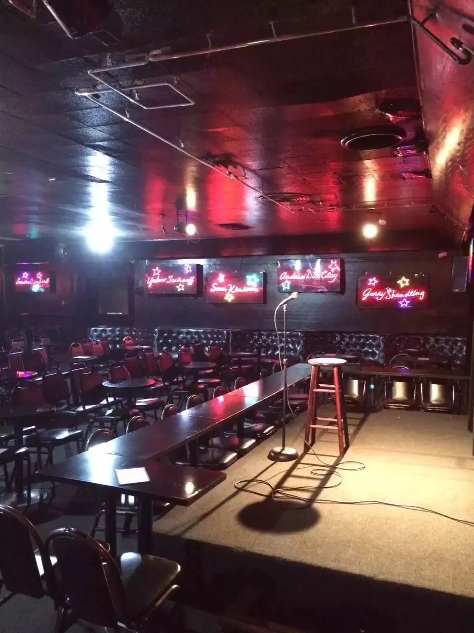 王建国孤独脱口秀,在美国说脱口秀的中国人是黄西吗