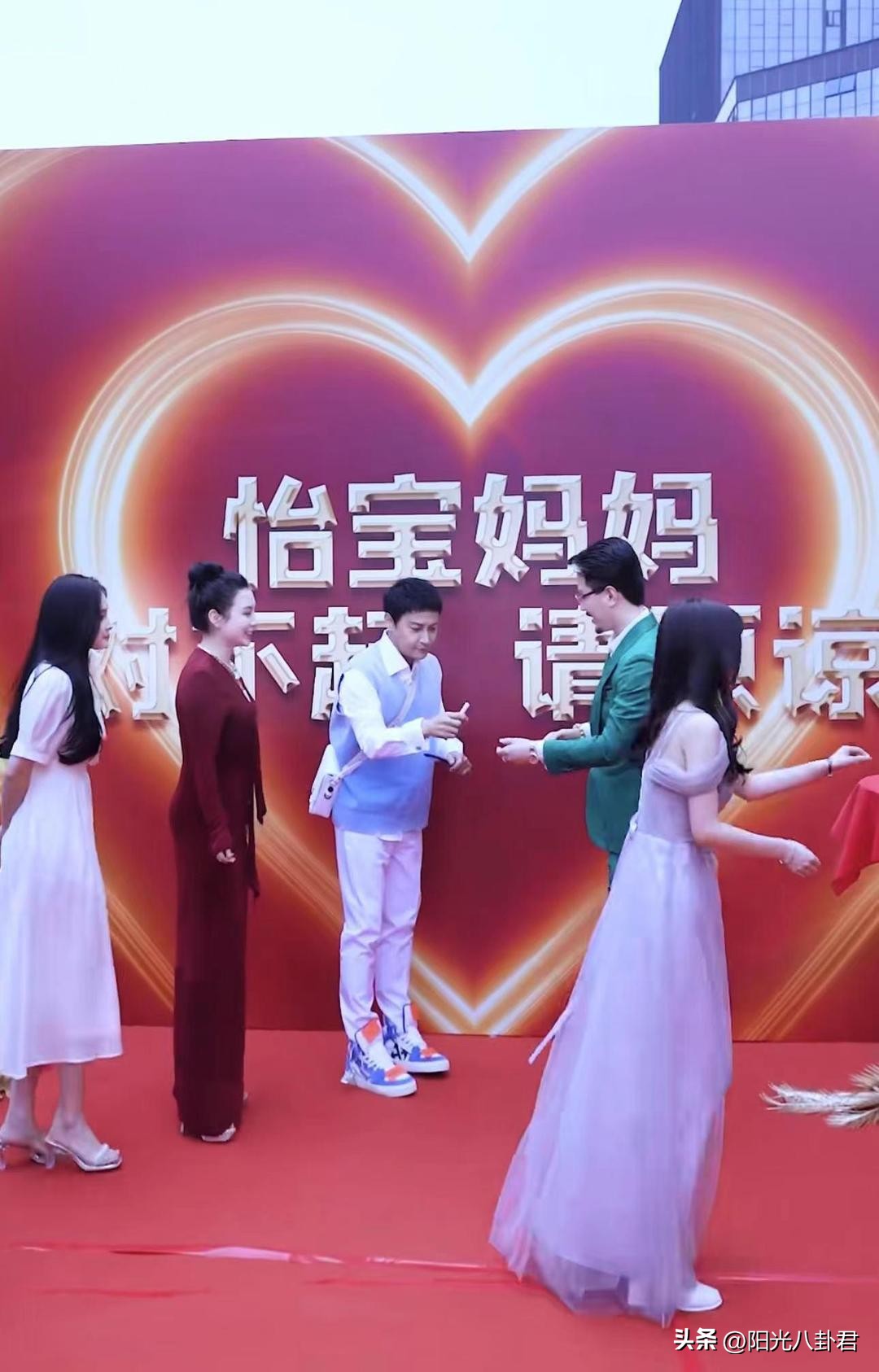 为成名网红付出的代价,为网红助力打榜被骗钱