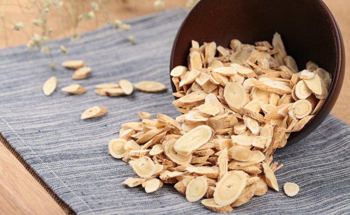 经常喝黄芪水对身体有哪些危害,黄芪水喝多了有哪些副作用