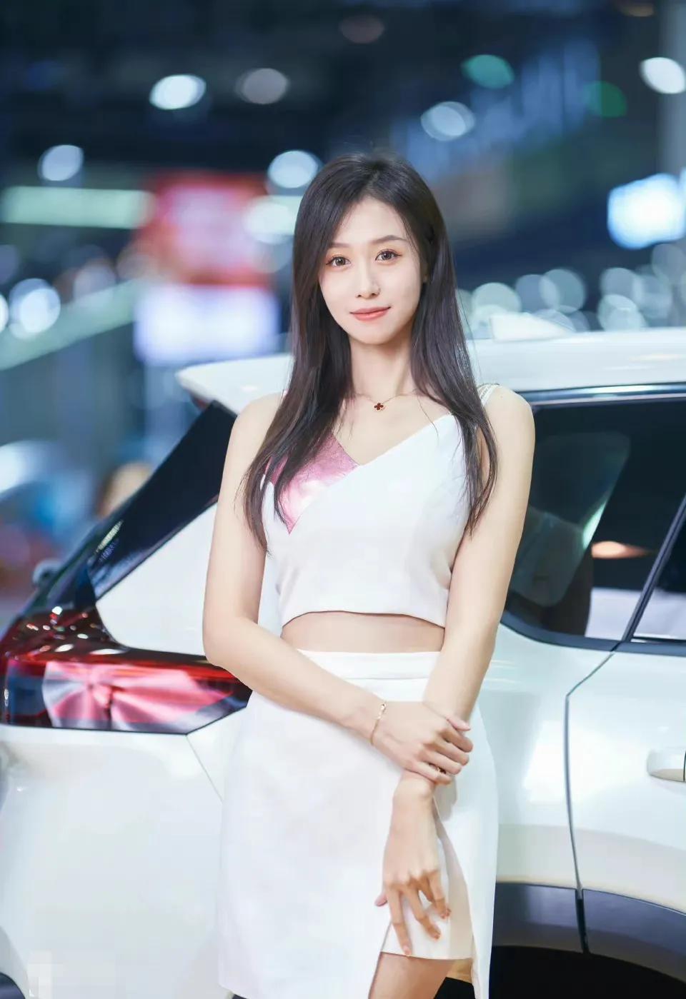 最有亲和力的车模,兄弟们帅车集合