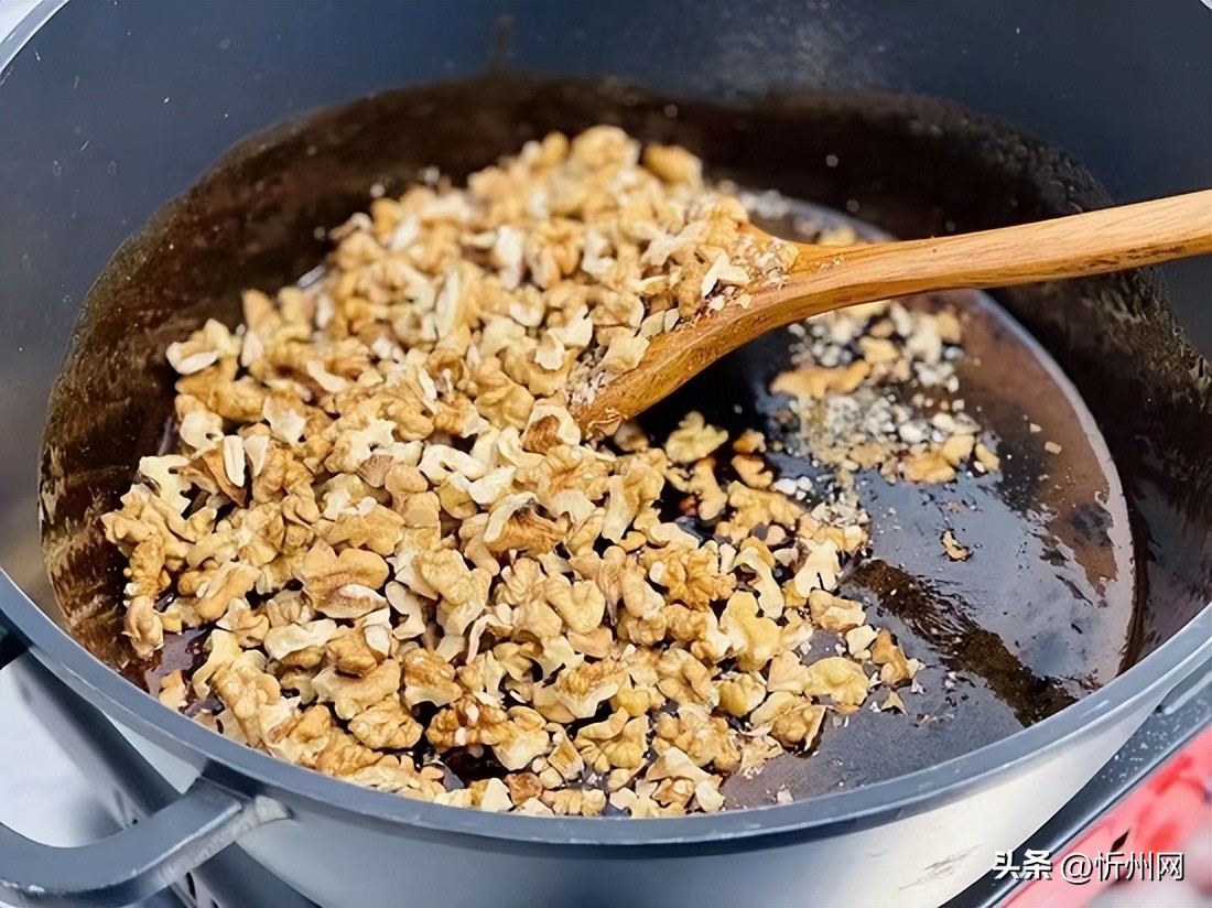 阿胶糕为什么不能吃多了,阿胶糕每天吃几块最好