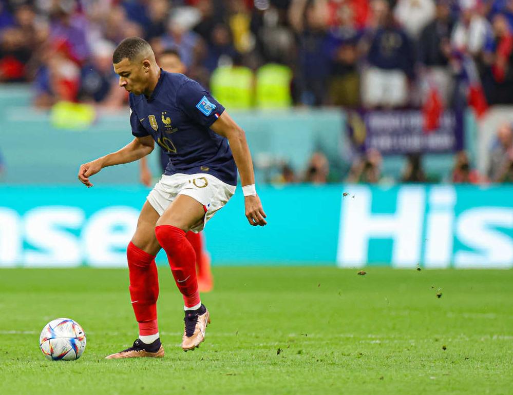 姆巴佩首个世界杯决赛帽子戏法,姆巴佩8球加冕金靴