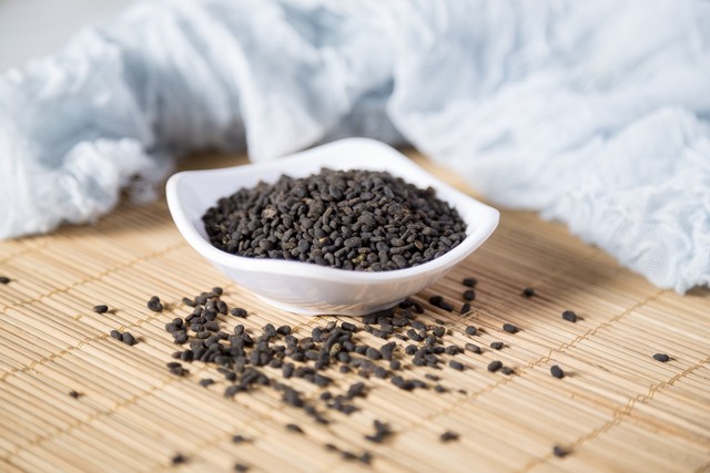 肾虚脱发头顶头发稀少,腰膝酸软脱发牙齿松动